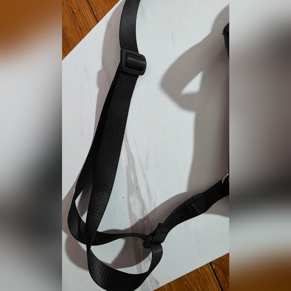 Lululemon Athletica Womens Black Nylon Small Crossbody Bag - Picture 9 of 9